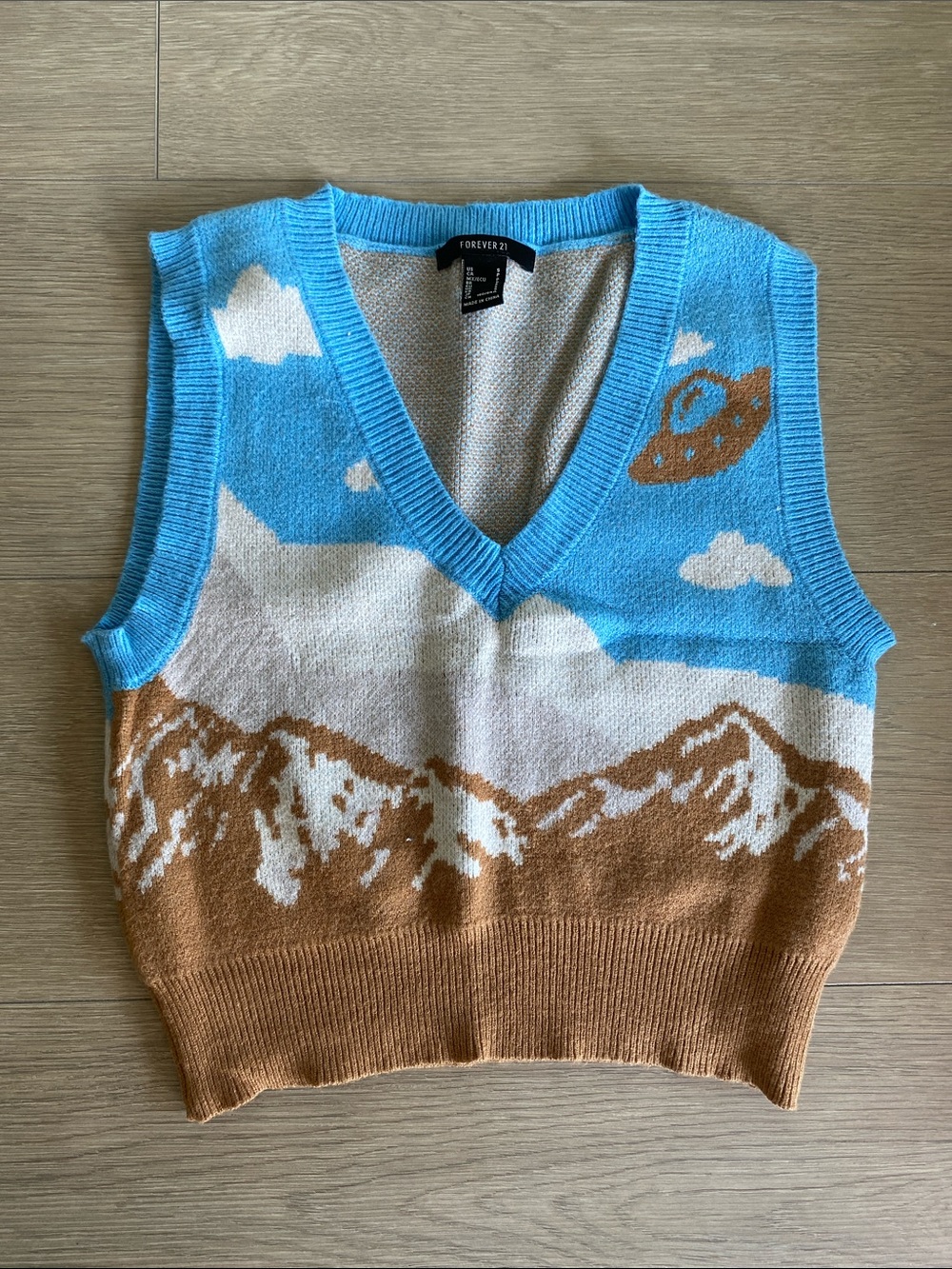 Funky sweater vest with UFO